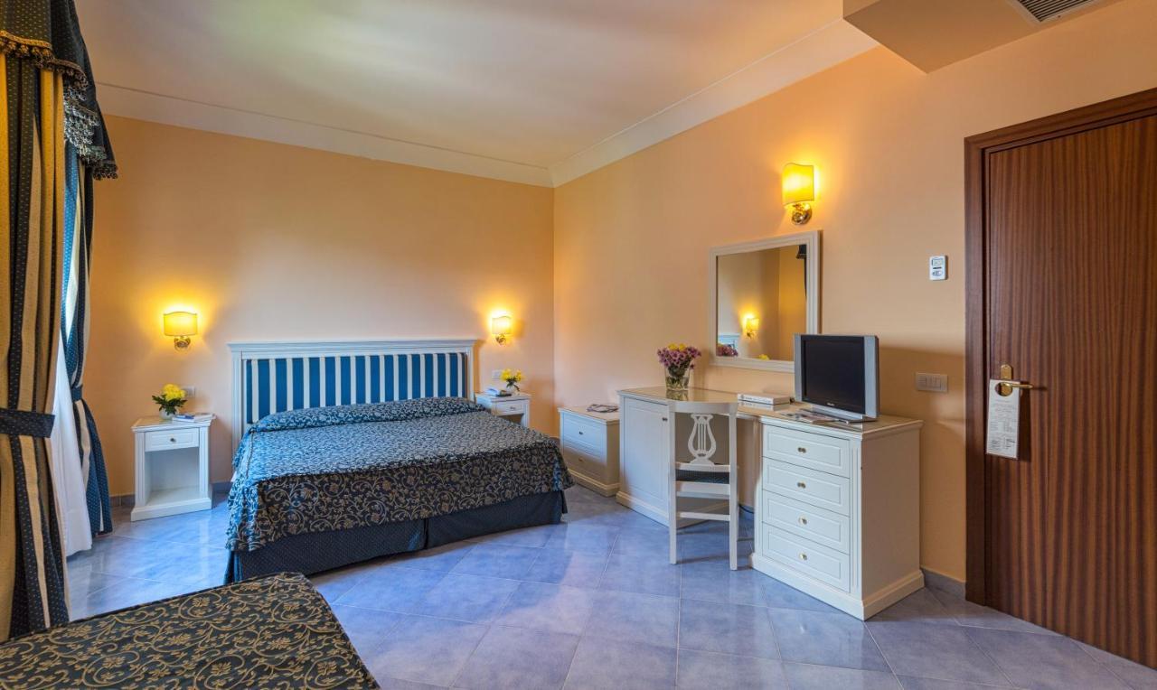 Hotel Jaccarino SantʼAgata sui Due Golfi Exterior foto
