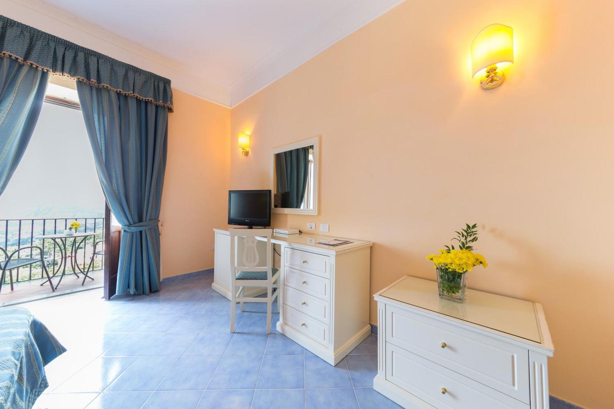 Hotel Jaccarino SantʼAgata sui Due Golfi Exterior foto