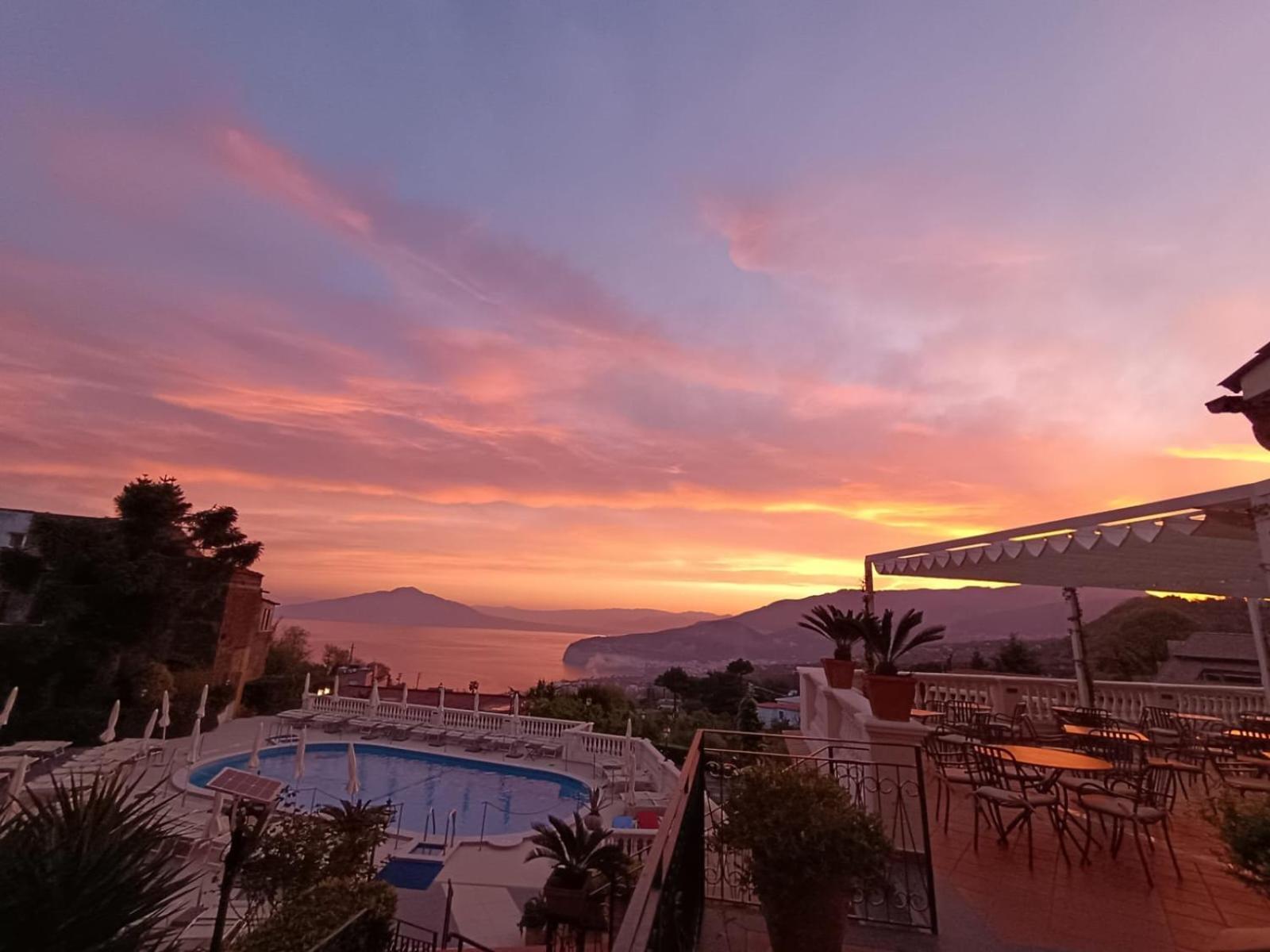 Hotel Jaccarino SantʼAgata sui Due Golfi Exterior foto