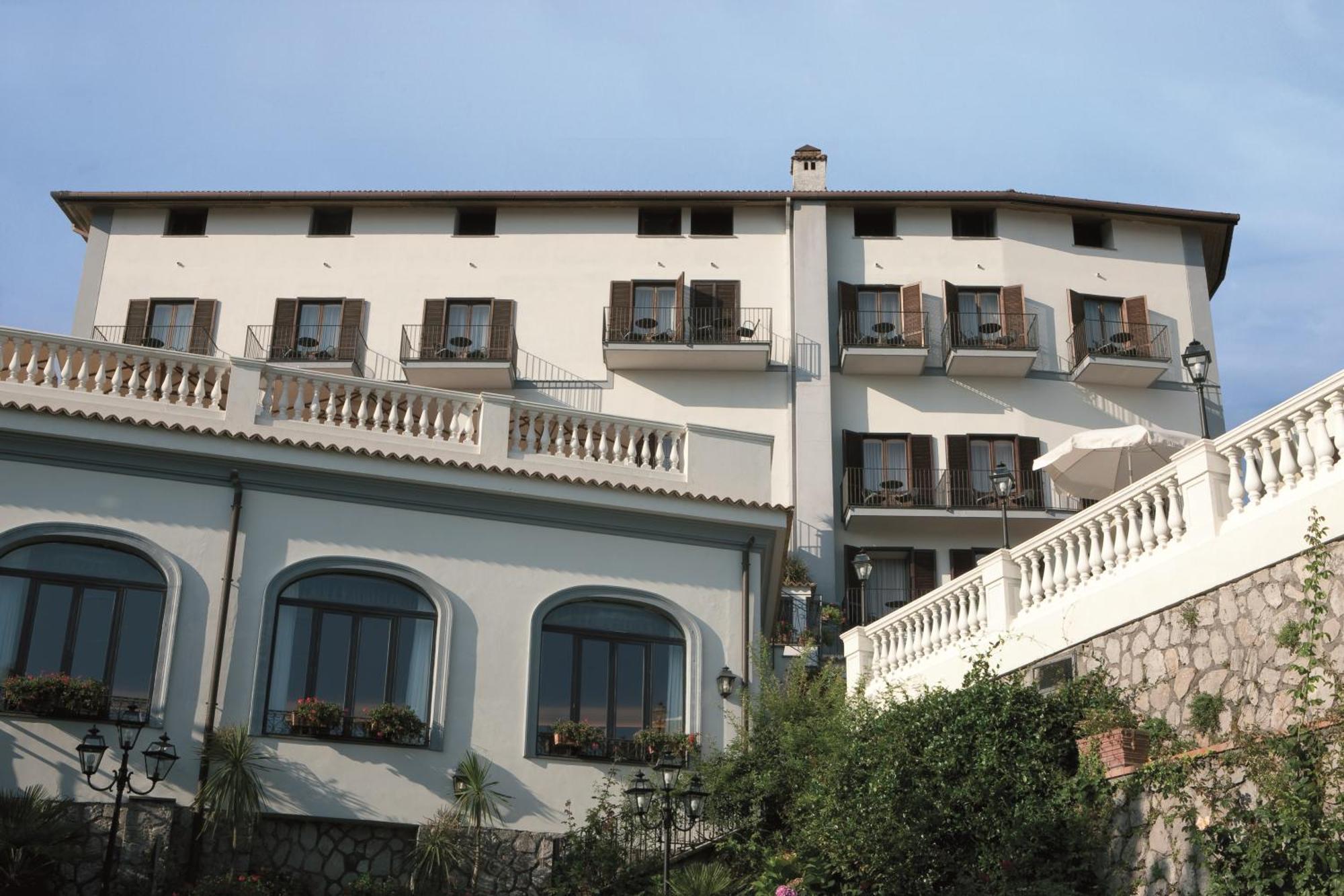 Hotel Jaccarino SantʼAgata sui Due Golfi Exterior foto